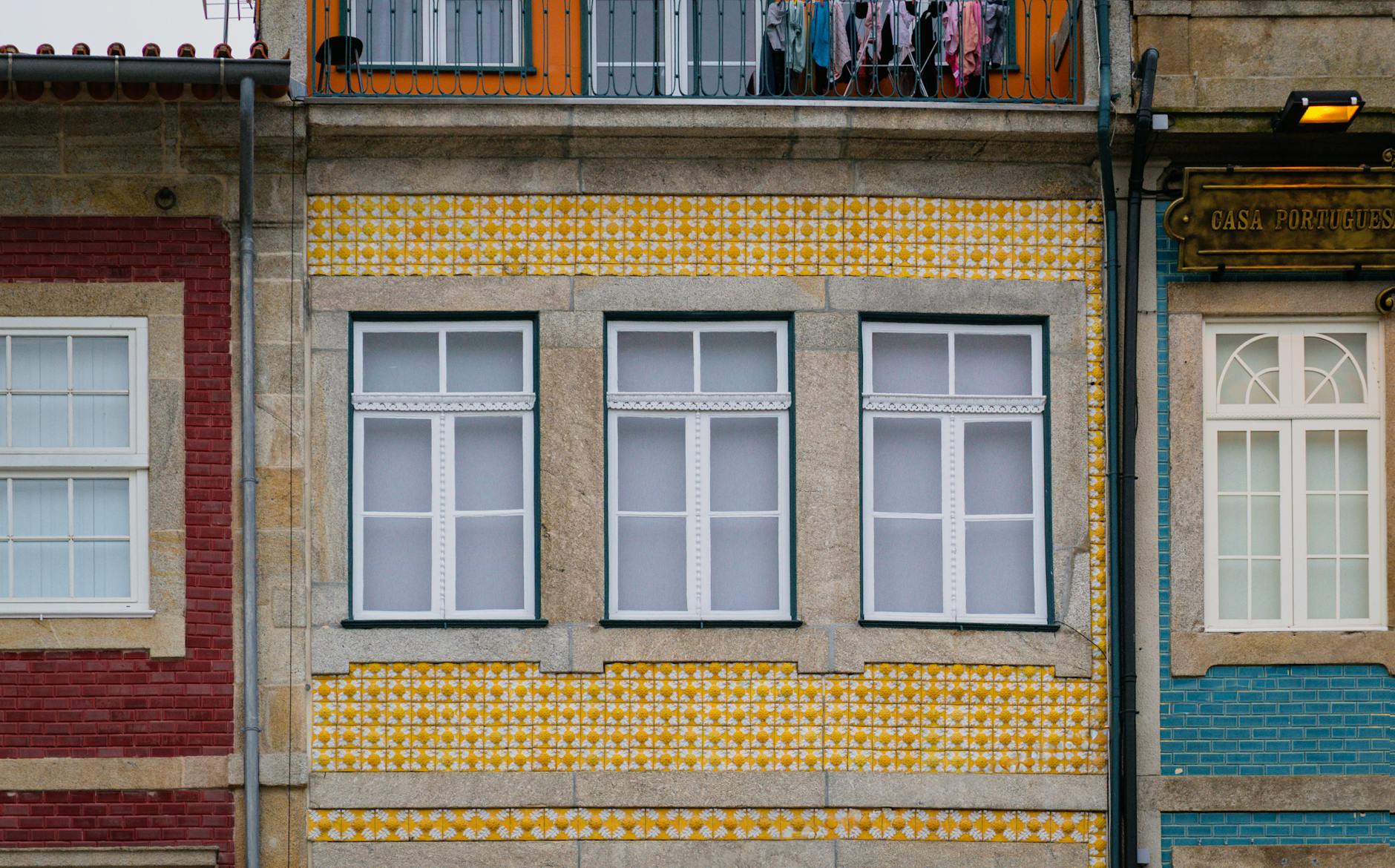 Portugal en 2026: la guía definitiva del país que todo viajero español debería conocer (mejor que nunca) 7 Arquitectura portuguesa con azulejos