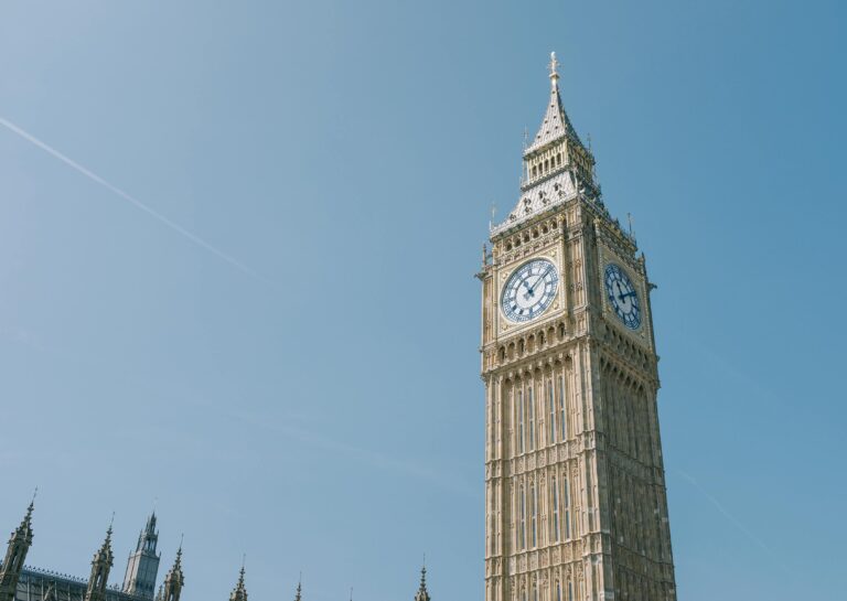 Big Ben y el Parlamento de Londres, ciudad donde muchos espanoles buscan trabajo