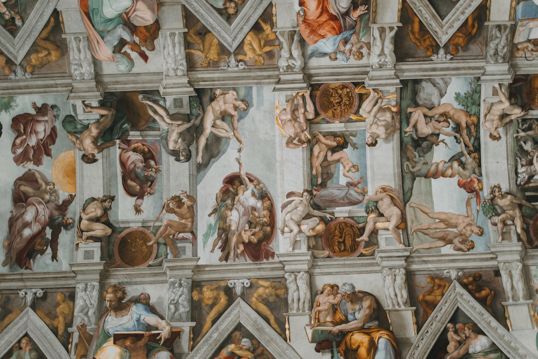 Frescos del techo de la Capilla Sixtina pintados por Miguel Angel en el Vaticano