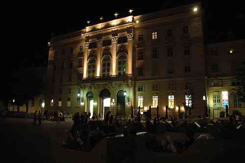Museums Quartier Wien Cae la noche