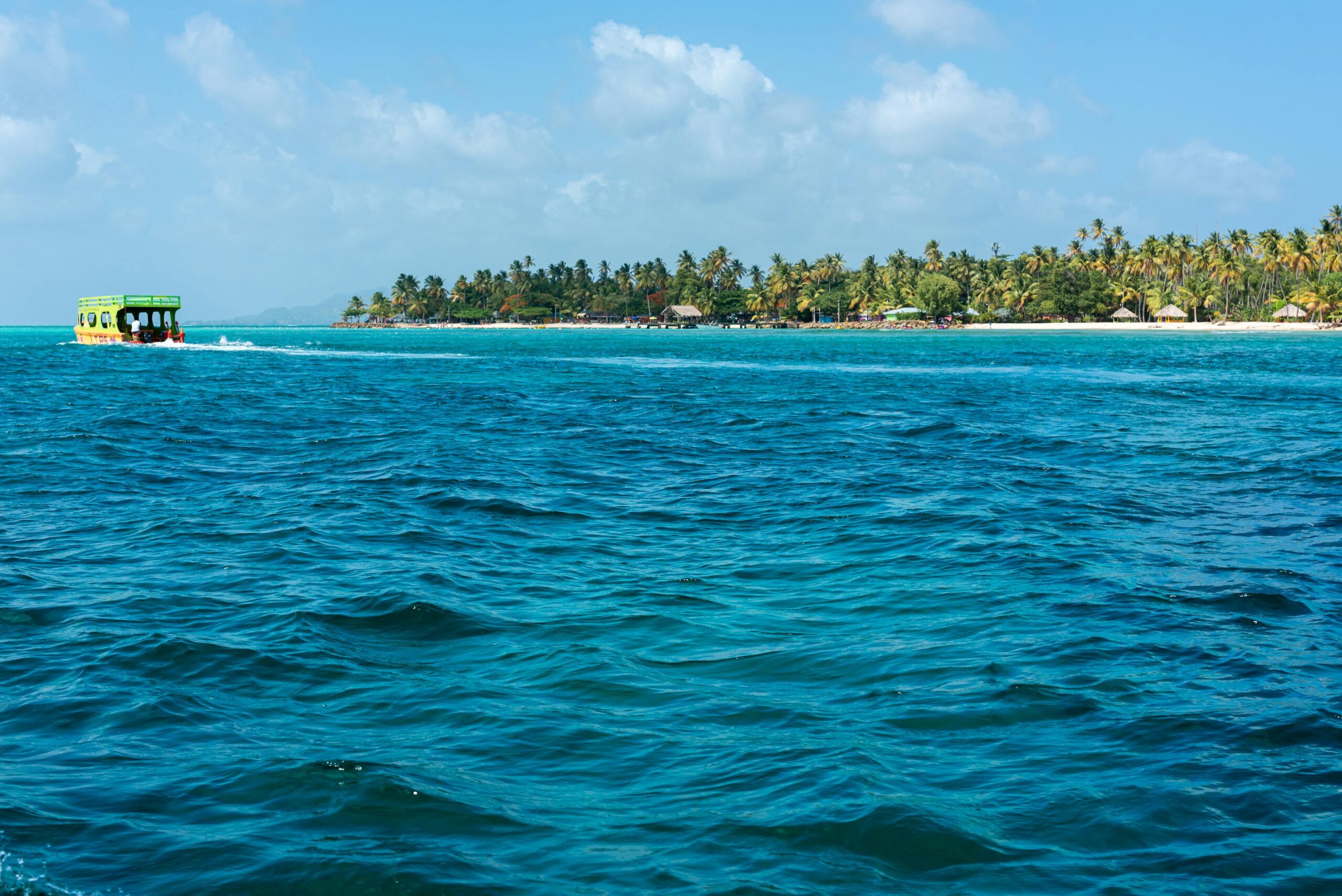 Cayos de Tobago aguas cristalinas y palmeras Caribe