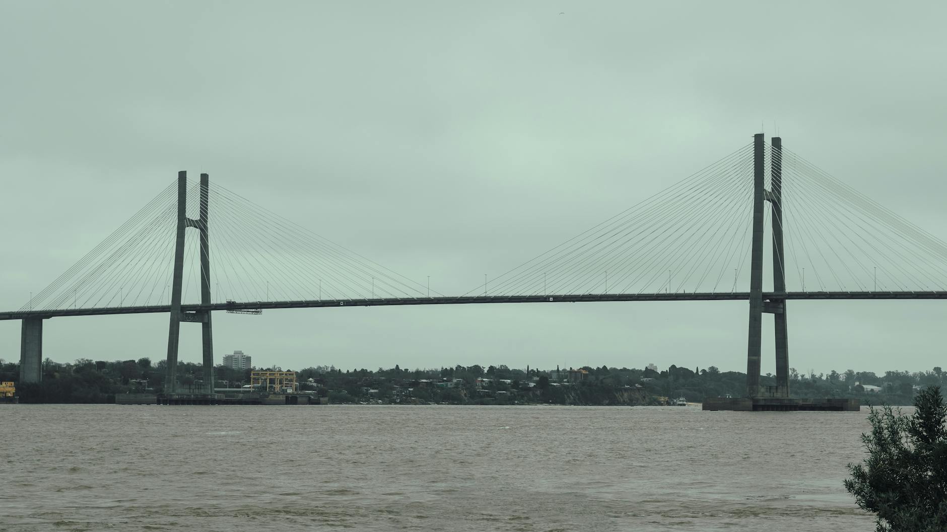 Orilla del río Paraná en Rosario, Argentina