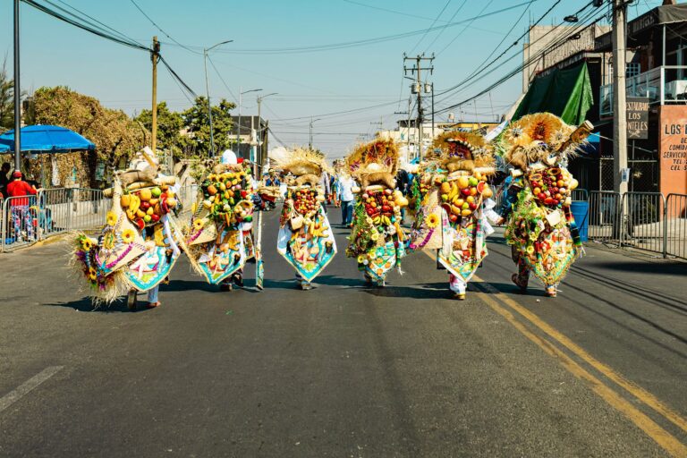 Home Elementor 6 Carnaval de Mazatlán con carrozas coloridas y música en las calles