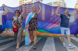 Ambiente festivo en las calles de Madrid durante el Orgullo LGTB