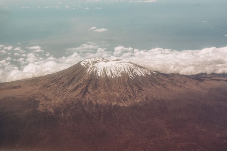 Home Elementor 6 Vista del Kilimanjaro desde las laderas, Tanzania