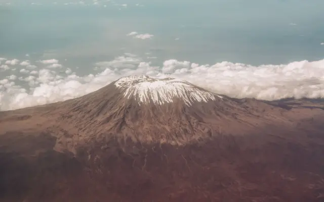 Vista del Kilimanjaro desde las laderas, Tanzania