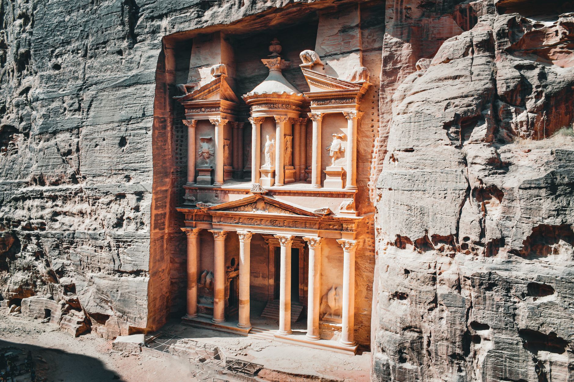 La Tesorería de Petra tallada en la roca arenisca