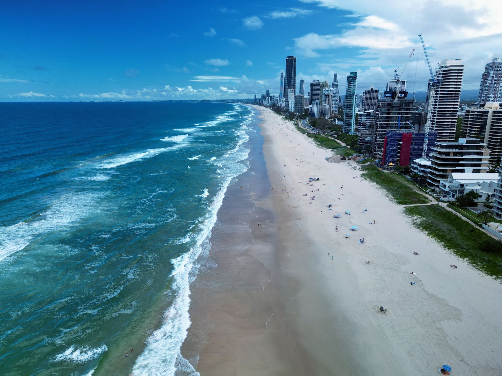 Gold Coast, Australia: playas, surf y vida nocturna en Queensland 1 Skyline de Surfers Paradise en Gold Coast, Australia
