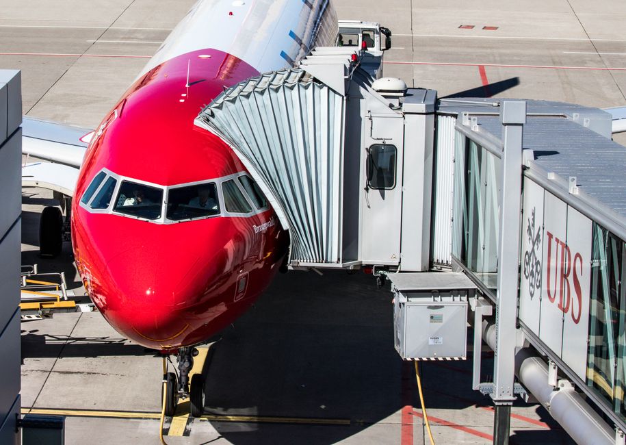 Pasarela de embarque doble para un avión de gran tamaño