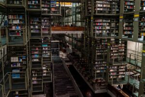 Interior de la Biblioteca Vasconcelos en Ciudad de México
