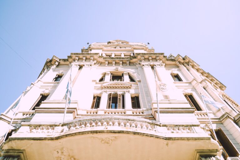 Home Elementor 5 Fachada de una mansión clásica en Buenos Aires
