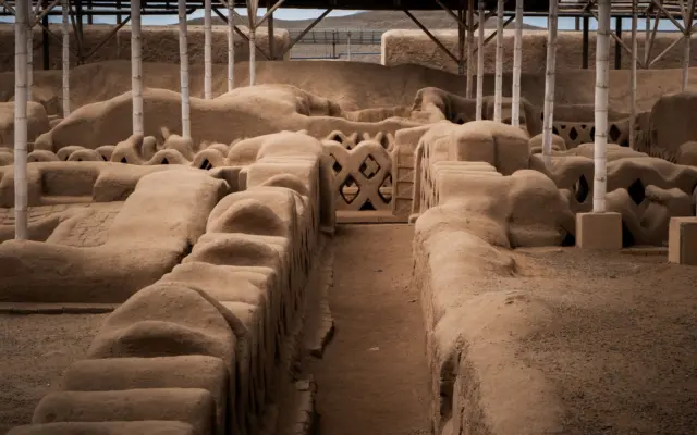 Arquitectura de adobe de Chan Chan, Patrimonio de la Humanidad en Trujillo, Perú