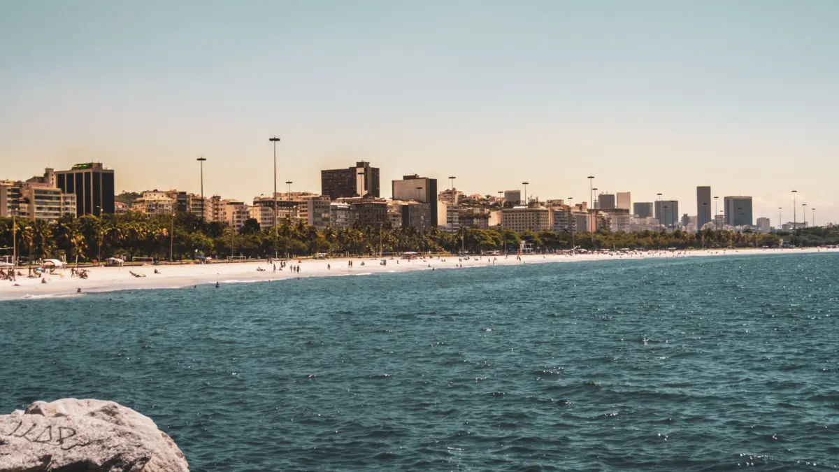 Vista de Río de Janeiro con el Pan de Azúcar al fondo, Brasil