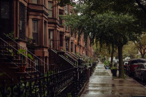 Home Elementor 1 Calle con casas brownstone en el West Village de Nueva York