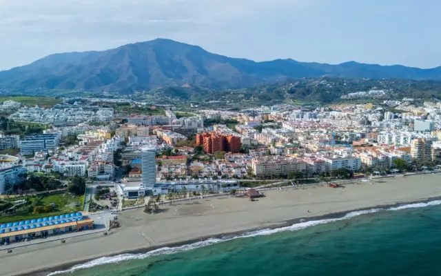 Vista aérea del litoral de Estepona, en la Costa del Sol