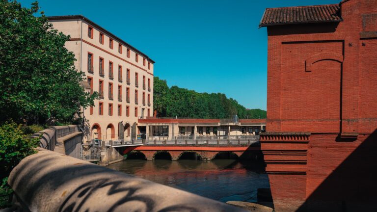 Home Elementor 4 Fachadas de ladrillo rosa en el centro histórico de Toulouse