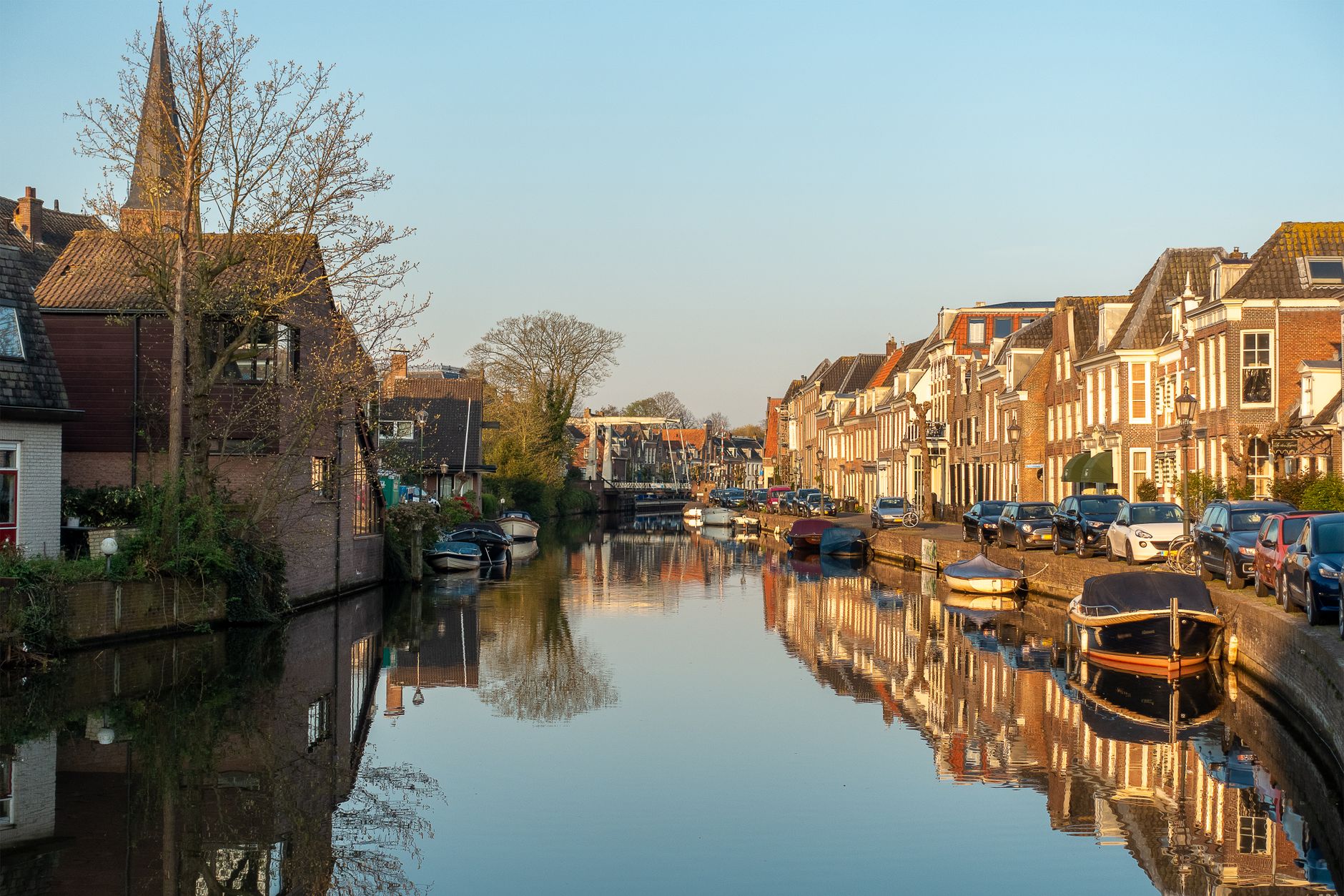 Casas típicas holandesas junto a un canal