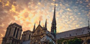 Fachada gotica de Notre Dame de Paris