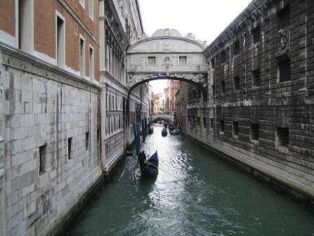 La ciudad de Venecia y sus pancartas 1