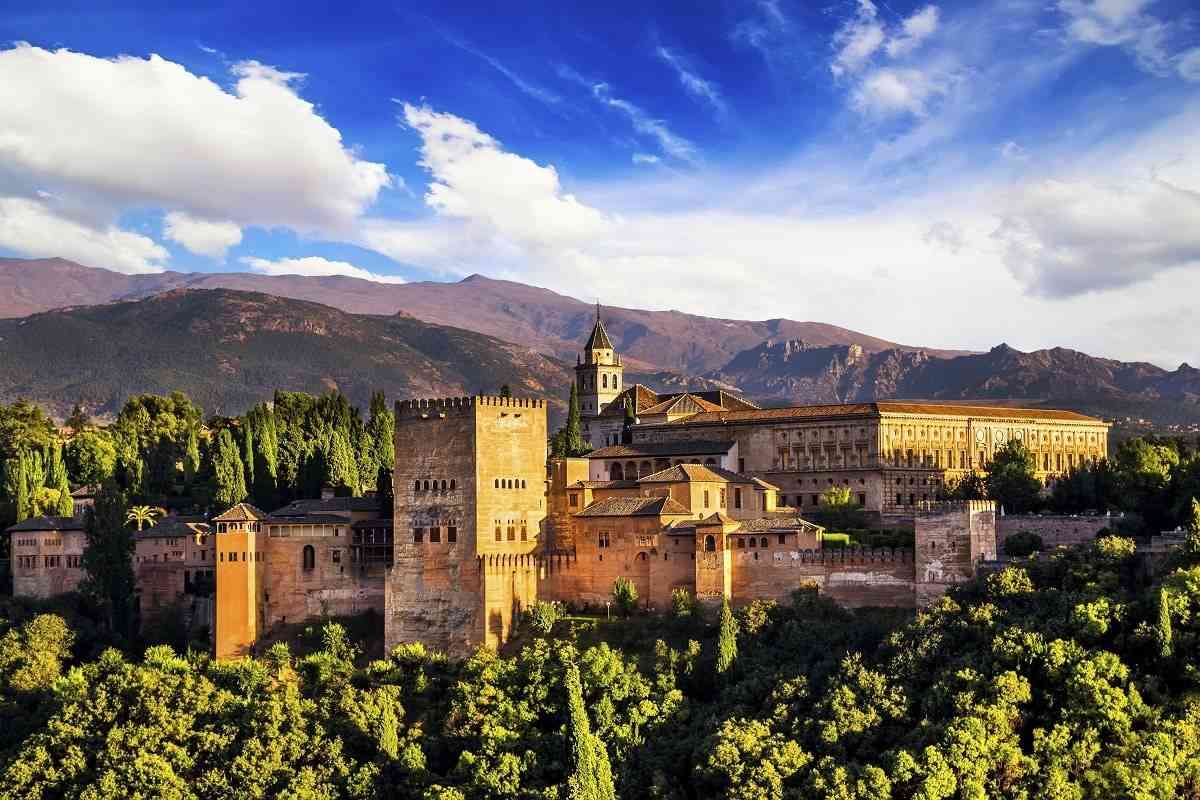 Madrid, Granada y Sevilla, las ciudades más visitadas por los españoles en Navidad 4