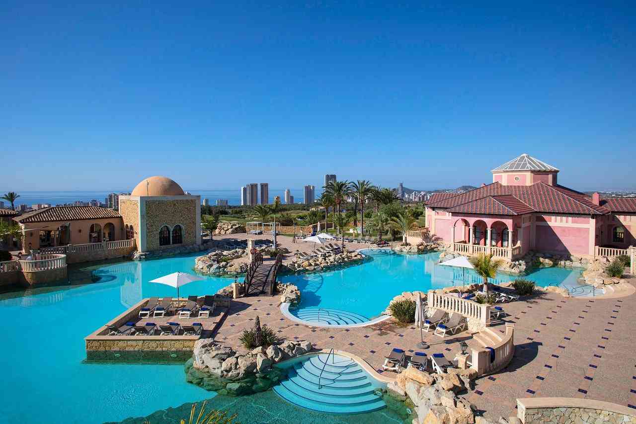 Un hotel de lujo para disfrutar de unas vacaciones en un pueblo mediterráneo 3