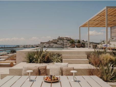 La renovada Gran Suite Dalt Vila: reflejo del lujo mediterráneo más auténtico y sofisticado de Ibiza Gran Hotel a manos de la interiorista Sandra Tarruella 3