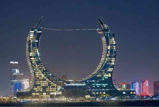 El nuevo récord de slackline LED más largo del mundo se consigue en Qatar 4