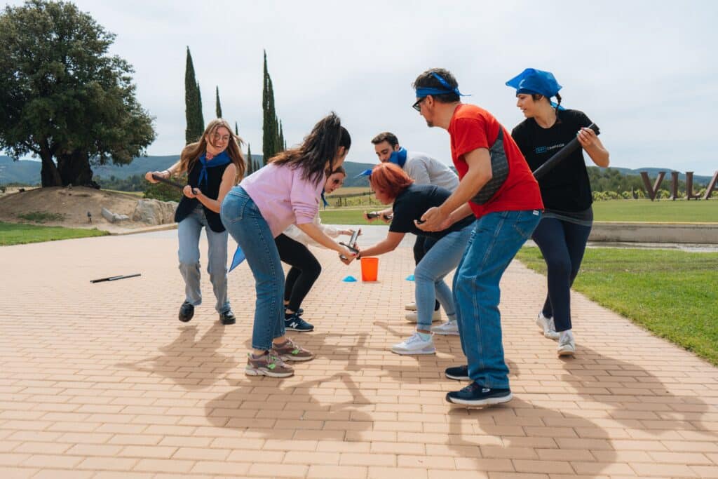 El secreto para equipos más conectados y una cultura empresarial más sólida: los retiros corporativos