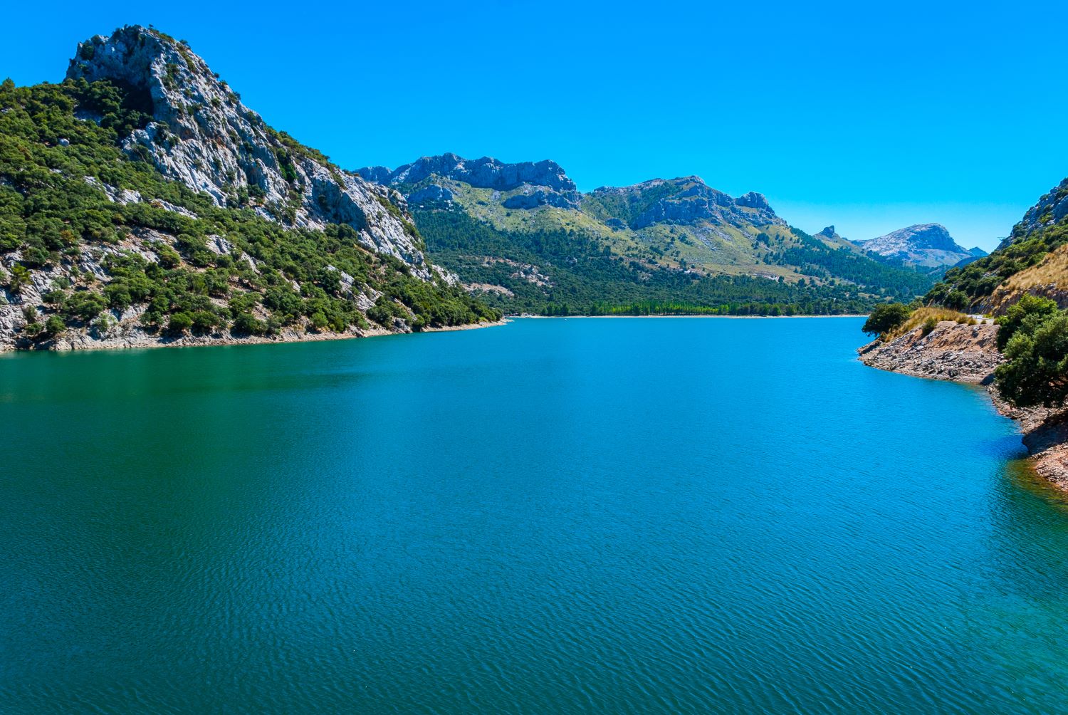 Los 10 lagos más bonitos de España para visitar en el mes de noviembre 10