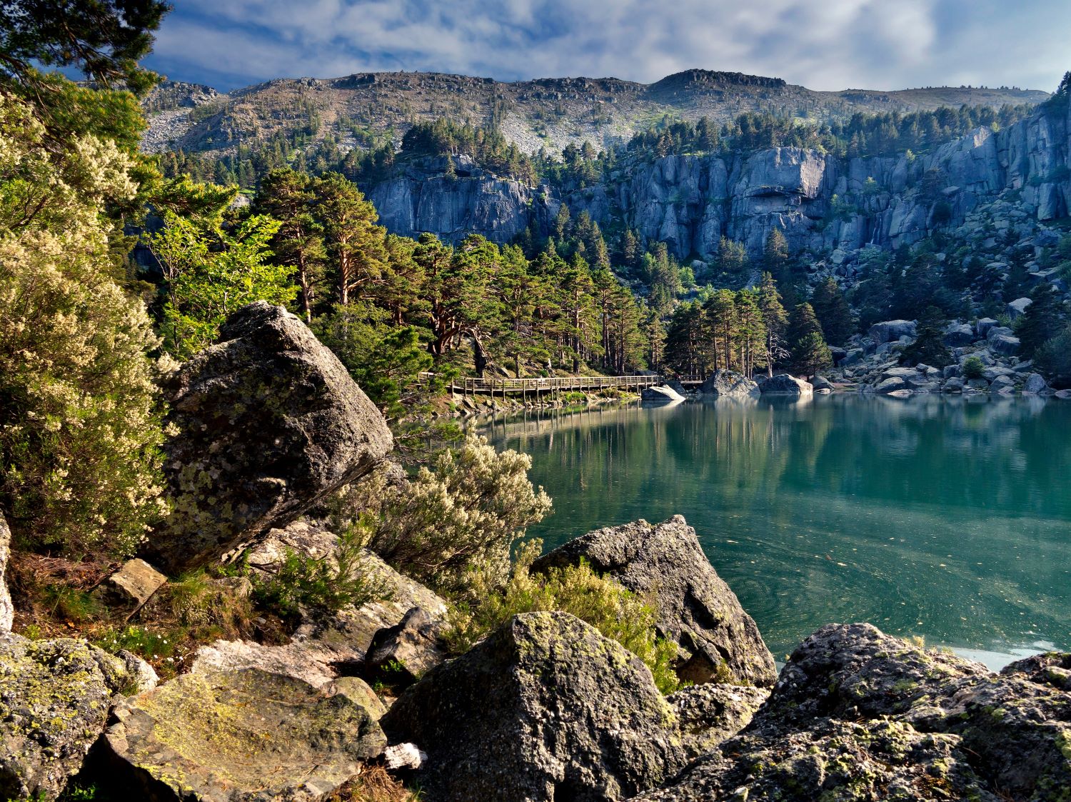 Los 10 lagos más bonitos de España para visitar en el mes de noviembre 4