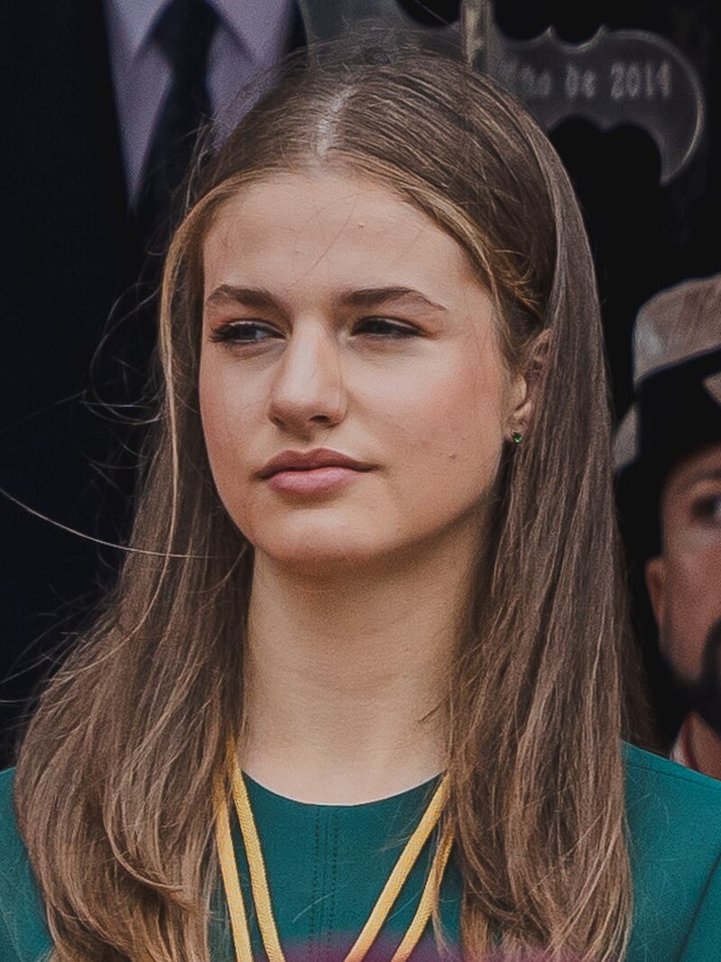 Princesa Leonor de Asturias retrato oficial 2023