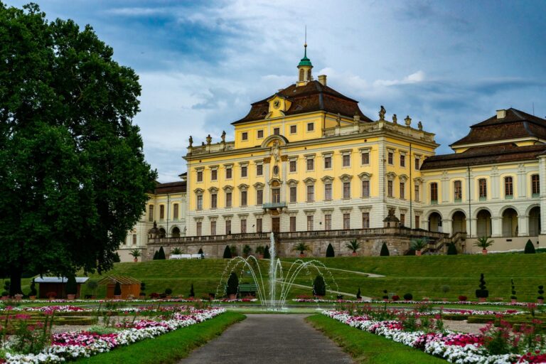 Castillo de Ludwigsburg con sus jardines, Alemania